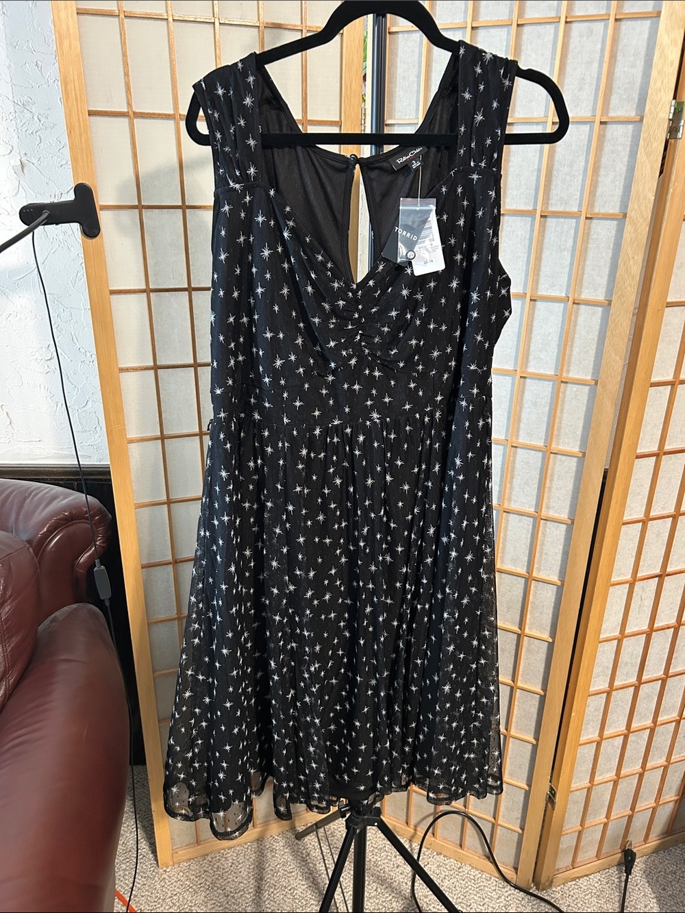 Retro Chic Torrid Black Star Print Sleeveless Midi Dress